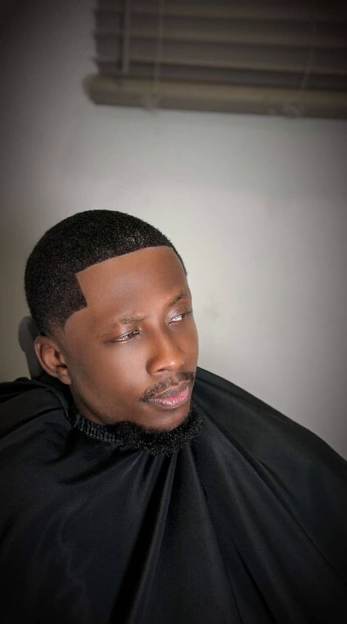 Coiffure avec teinture permanente réalisée chez Christian Cutz, barbier à Préfontaine, Montréal